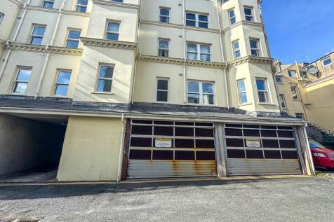 Apt 12, Griffin House (9).jpg