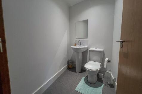 Apt 18 The Courtyard-1.jpg