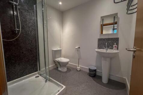 Apt 18 The Courtyard-2.jpg