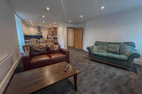 Apt 18 The Courtyard-7.jpg