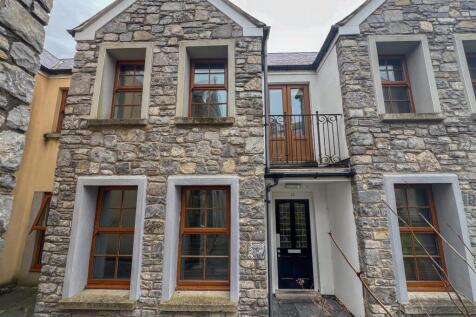 House 13 The Courtyard-10.jpg