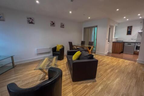 House 13 The Courtyard-09.jpg