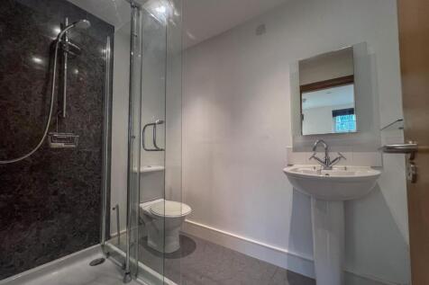 House 13 The Courtyard-03.jpg