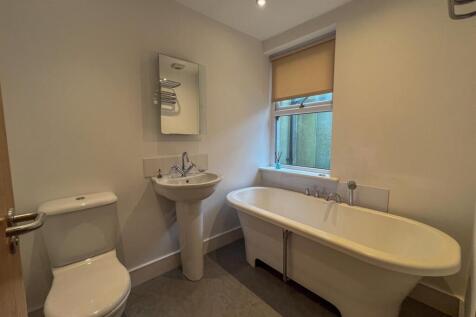 House 13 The Courtyard-05.jpg