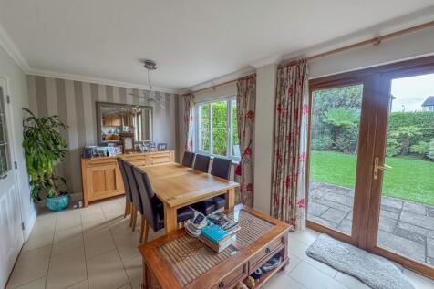 4 Clover Avenue  (17).jpg