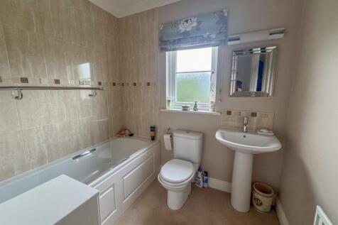 4 Clover Avenue  (10).jpg