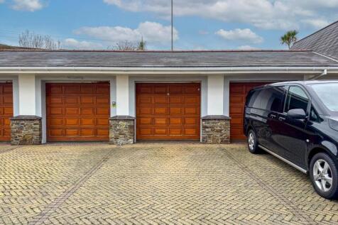 45 Majestic Apartments, Onchan (1).jpg