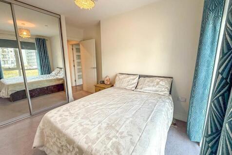 WhatsApp Image 2025-11-21 at 10.06.48 (1).jpg