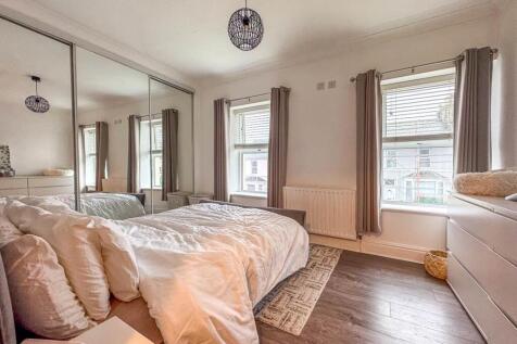 18 Victoria Avenue, Douglas (9).jpg