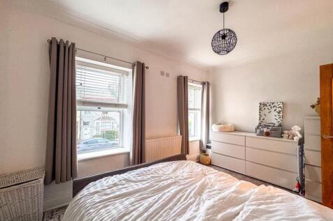 18 Victoria Avenue, Douglas (11).jpg