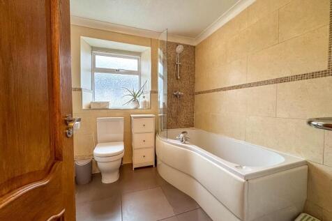 18 Victoria Avenue, Douglas (2).jpg