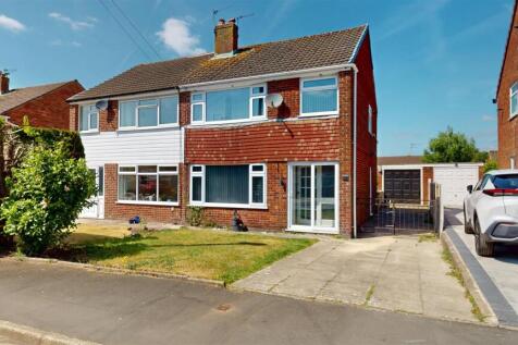 Standish Drive To Let