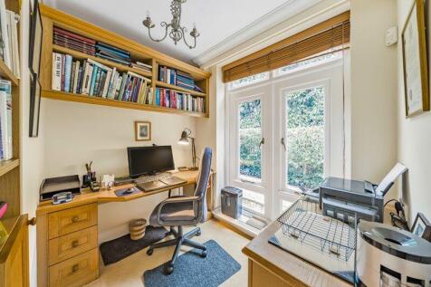 Bedroom/Study