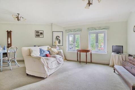 Sitting/Dining Room
