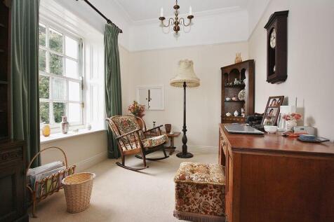 Sitting/Dining Room