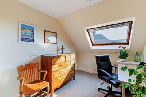 Study / Bedroom 2