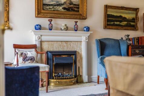 Feature Fireplace 