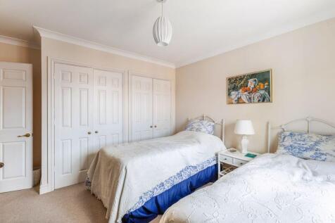 Bedroom 2 (2)