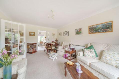 Living Room / Dining 