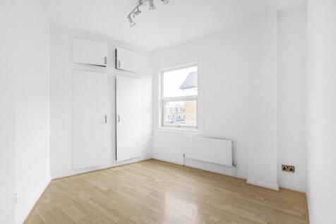 Bedroom Main.jpg
