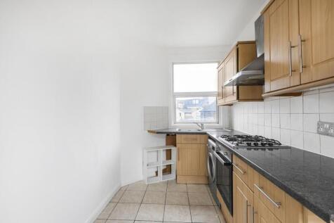 Kitchen ALT 2.jpg