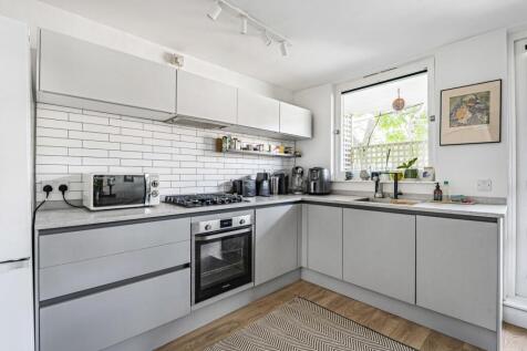 Kitchen Main.jpg