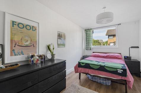 Bedroom Main.jpg