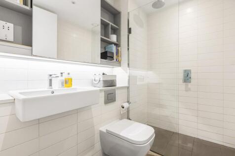 Main Bathroom.jpg