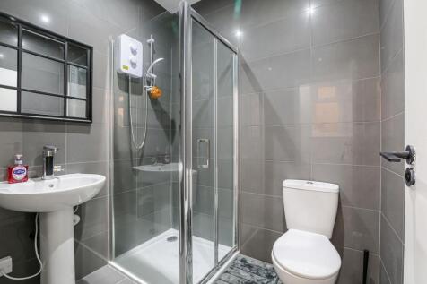 En- Suit Bathroom.jpeg