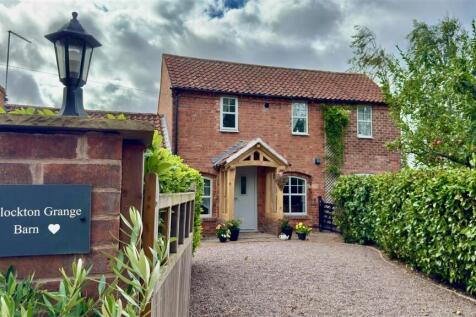 Front of house - first picture for rightmove 1.jpe