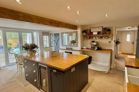 Kitchen 4.jpeg