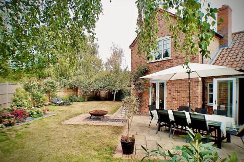Side garden 1.jpg