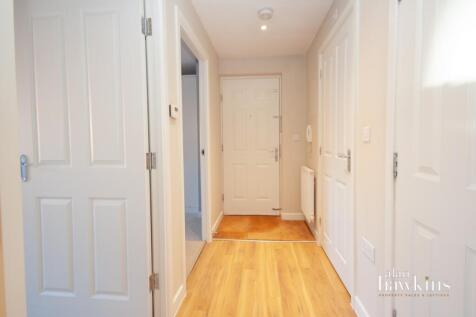 Lrg_hallway-2