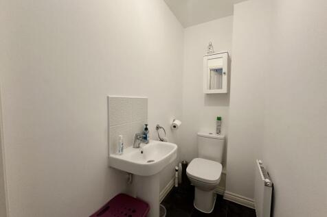 Cloakroom/wc