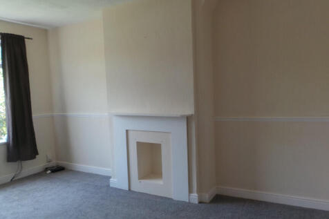 Living room (front)