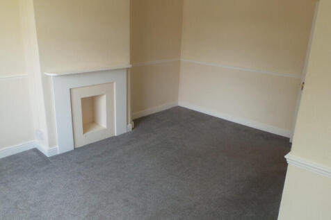 Living room (front)