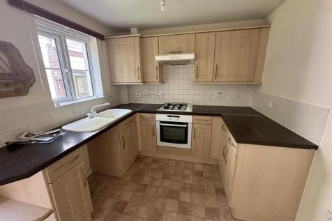 Kitchen 2.jpeg