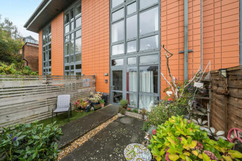 1372831-2-6904aac...