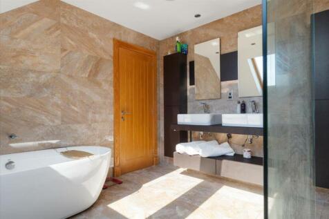 En-Suite 1