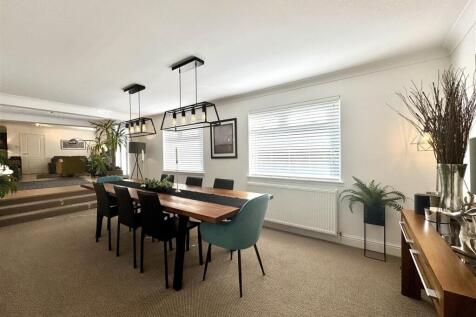 Formal dining room
