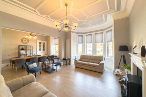 Lounge/Dine