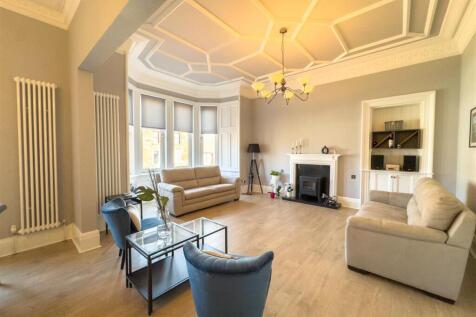 Lounge/Dine