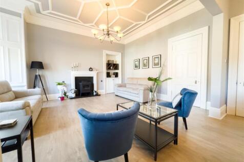 Lounge/Dine