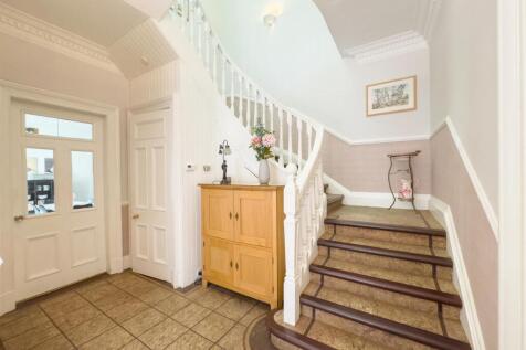 Entrance Hallway.jpg