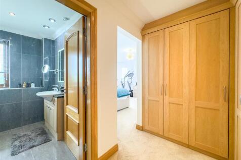 Walk In Wardrobe