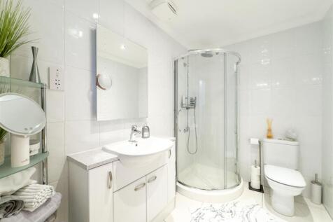 Bedroom/En-Suite