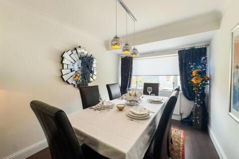 DiningRoom/5th Bedroom