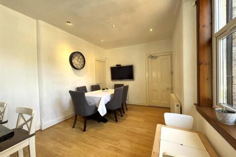 Dining kitchen