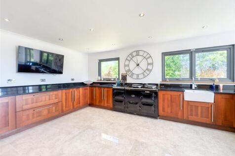 Kitchen/Dine/Family Area