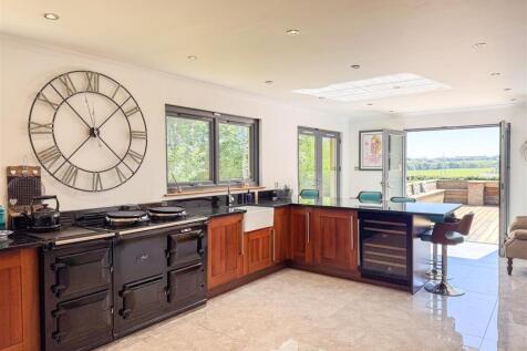 Kitchen/Dine/Family Area